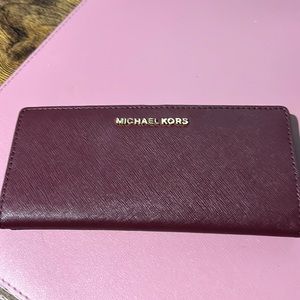 Micheal Kors Jetset wallet * like new